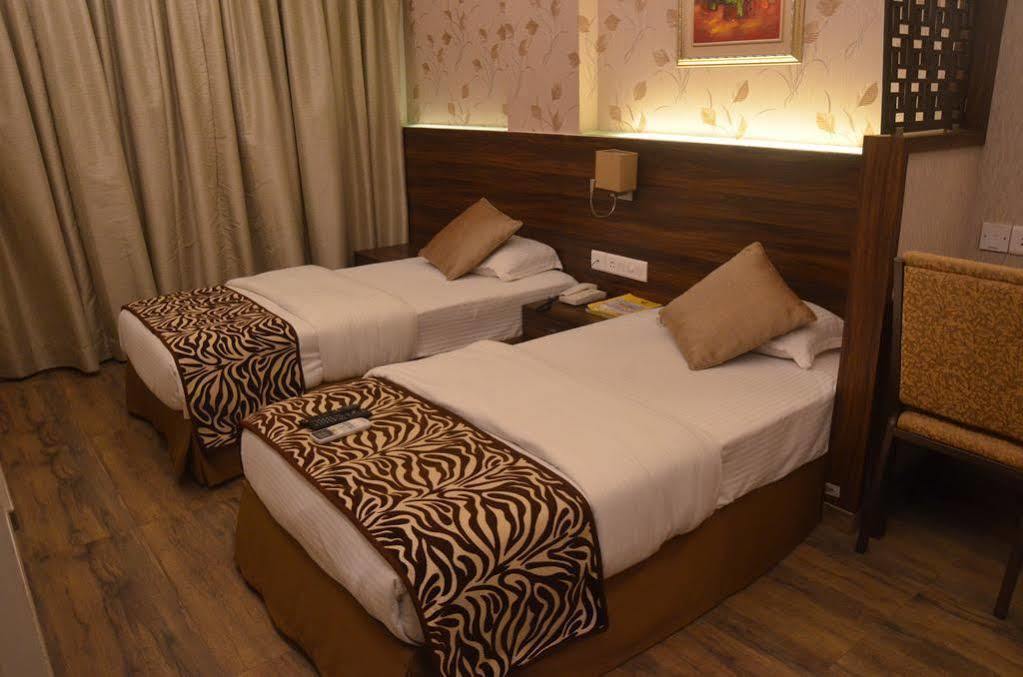 Hostel Mumbai By Maharana Inn Exteriör bild