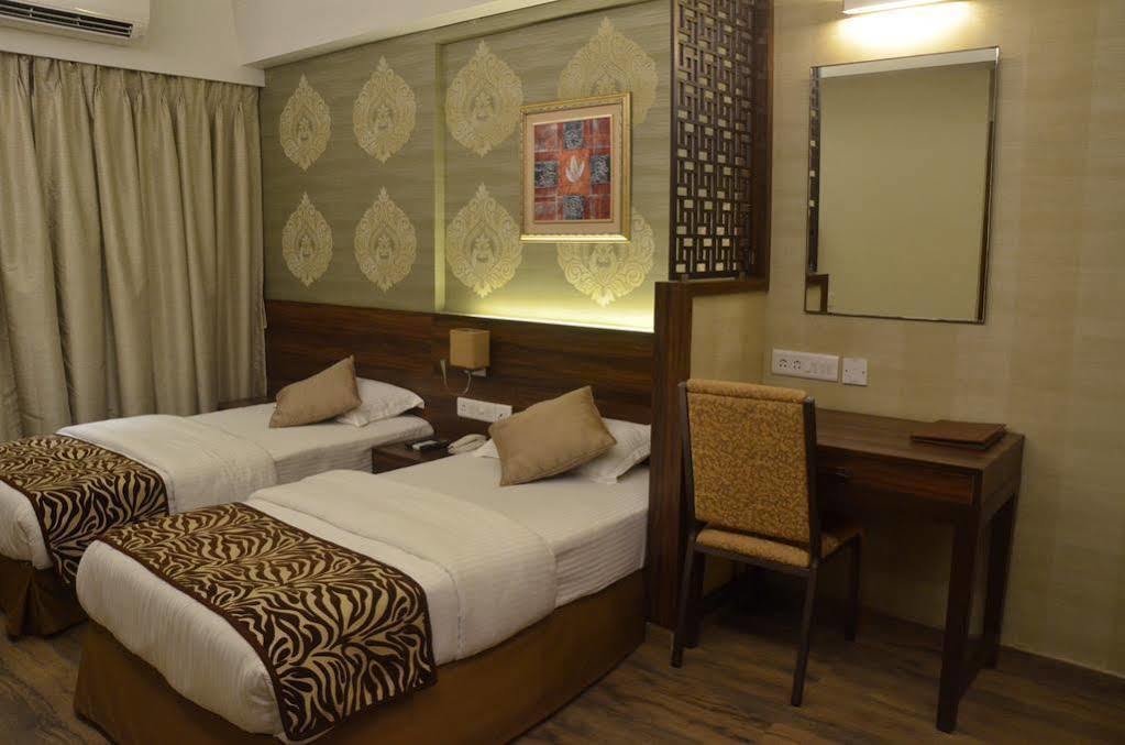 Hostel Mumbai By Maharana Inn Exteriör bild