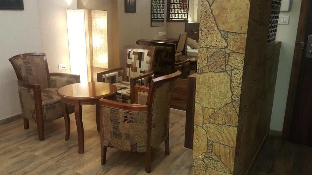 Hostel Mumbai By Maharana Inn Exteriör bild