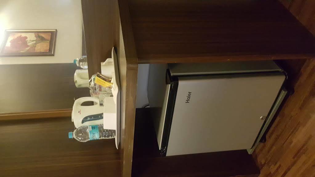Hostel Mumbai By Maharana Inn Exteriör bild